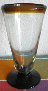 Milchshake-Glas brauner Rand